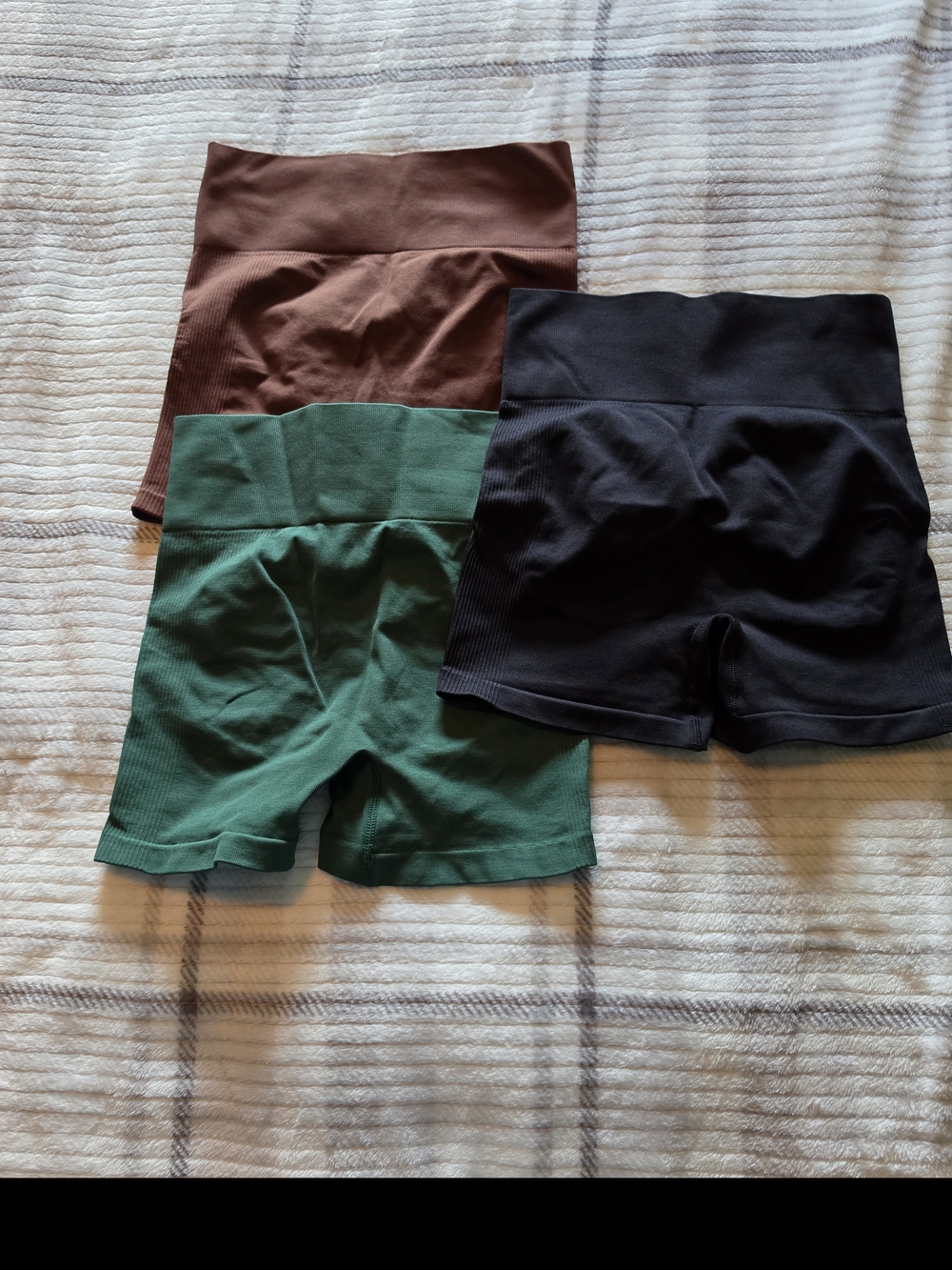 Seamless High-Waist Women's Ribbed Shorts - Green, Black, Brown